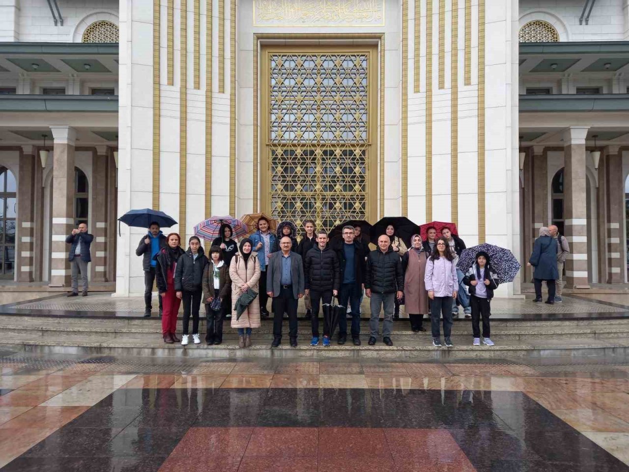 Gediz’de en çok okuyan öğrencilere Ankara gezisi