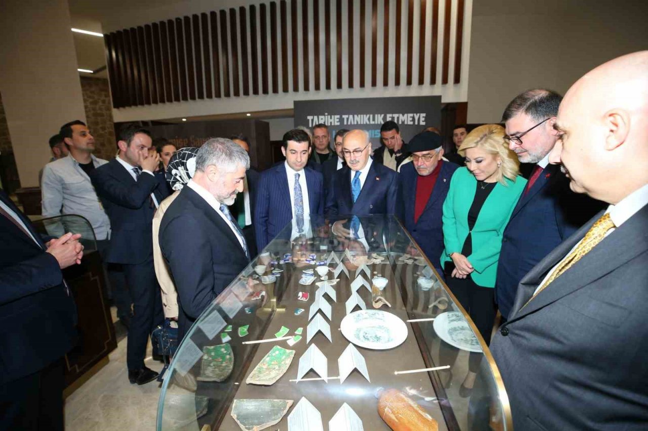 Bakan Nebati: “Otoparka dönüştürülen İzmir İktisat Kongresi’ni eski haline getirdik”