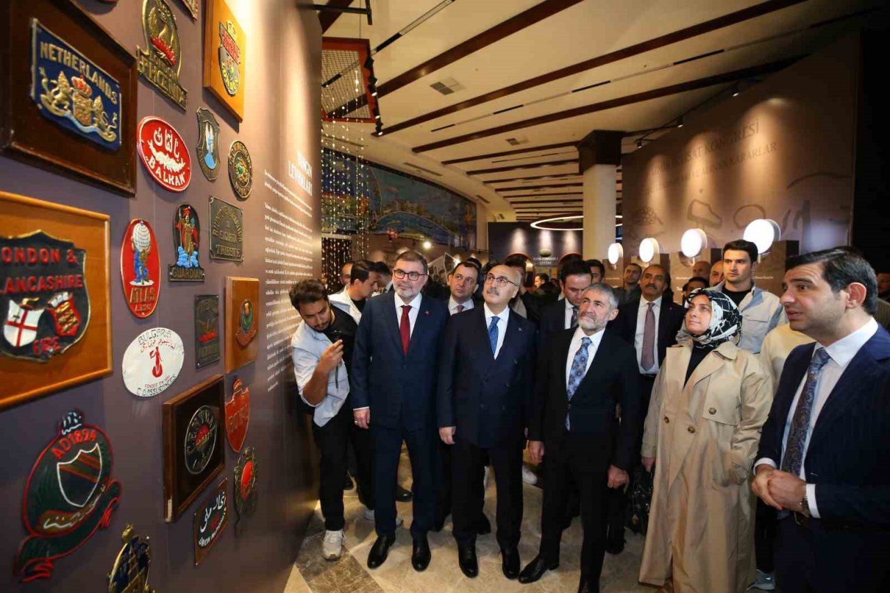 Bakan Nebati: “Otoparka dönüştürülen İzmir İktisat Kongresi’ni eski haline getirdik”