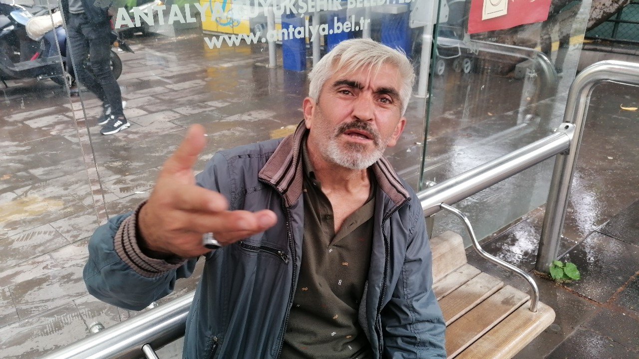 Kırmızı ışıkta direksiyon başındı sızdı, ’İçiyorsam sebebi var’ dedi