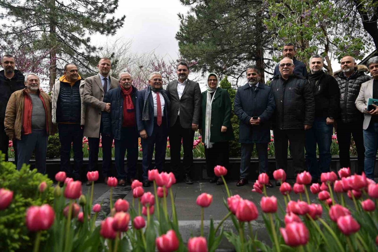 Başkan Büyükkılıç: " Yeni havalimanı, hızlı tren gibi vizyon projeleri yakinen takip ediyoruz"