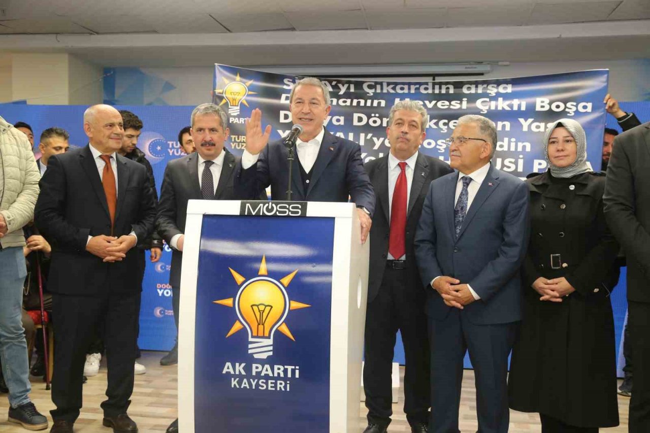 Bakan Akar ile Başkan Büyükkılıç, Yahyalı ve Develi’de müjdelerle gönülleri fethetti