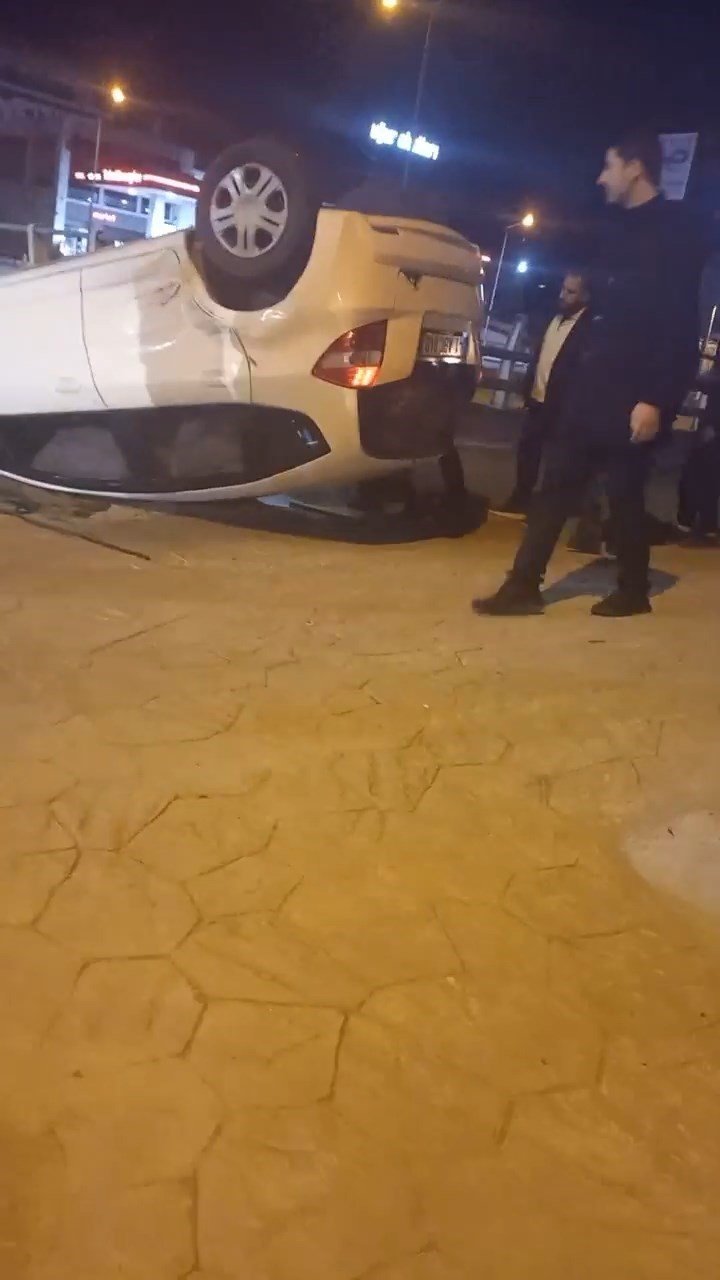 Kontrolden çıkan otomobil takla attı