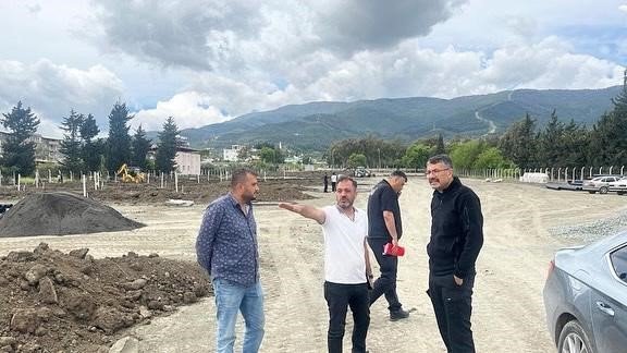 Koordinatör Vali Ali Çelik, depremzedelerin yanında; Hatay’daki çalışmaları bizzat denetledi