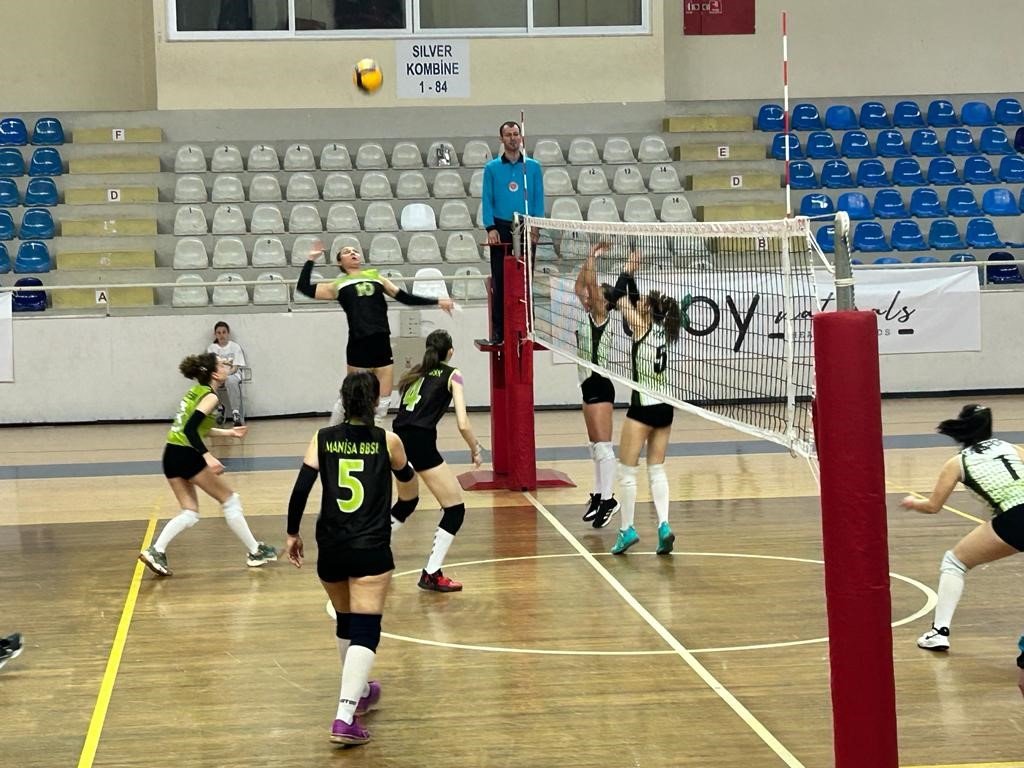 Manisa Büyükşehir’in sultanları 2. Lig’e yükseldi