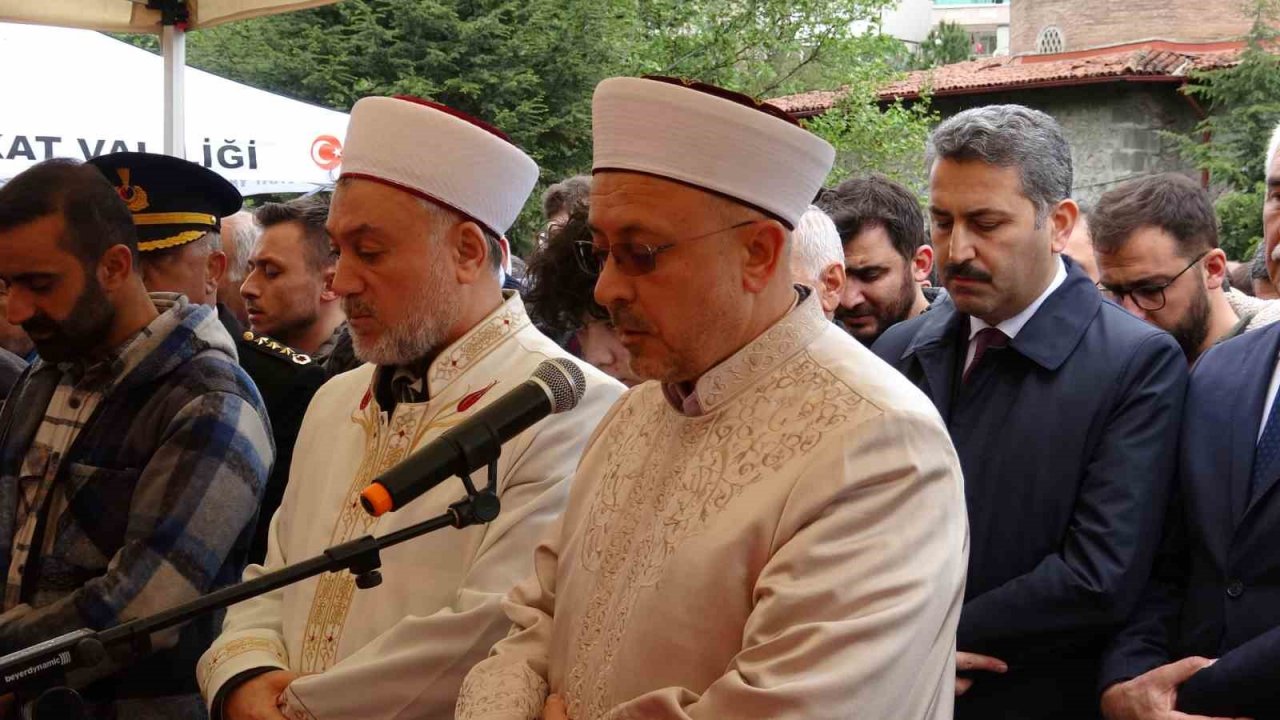 Tokat şehidini son yolculuğuna uğurladı