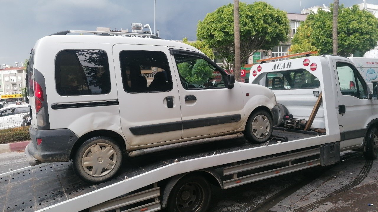 Kırmızı ışıkta direksiyon başındı sızdı, ’İçiyorsam sebebi var’ dedi