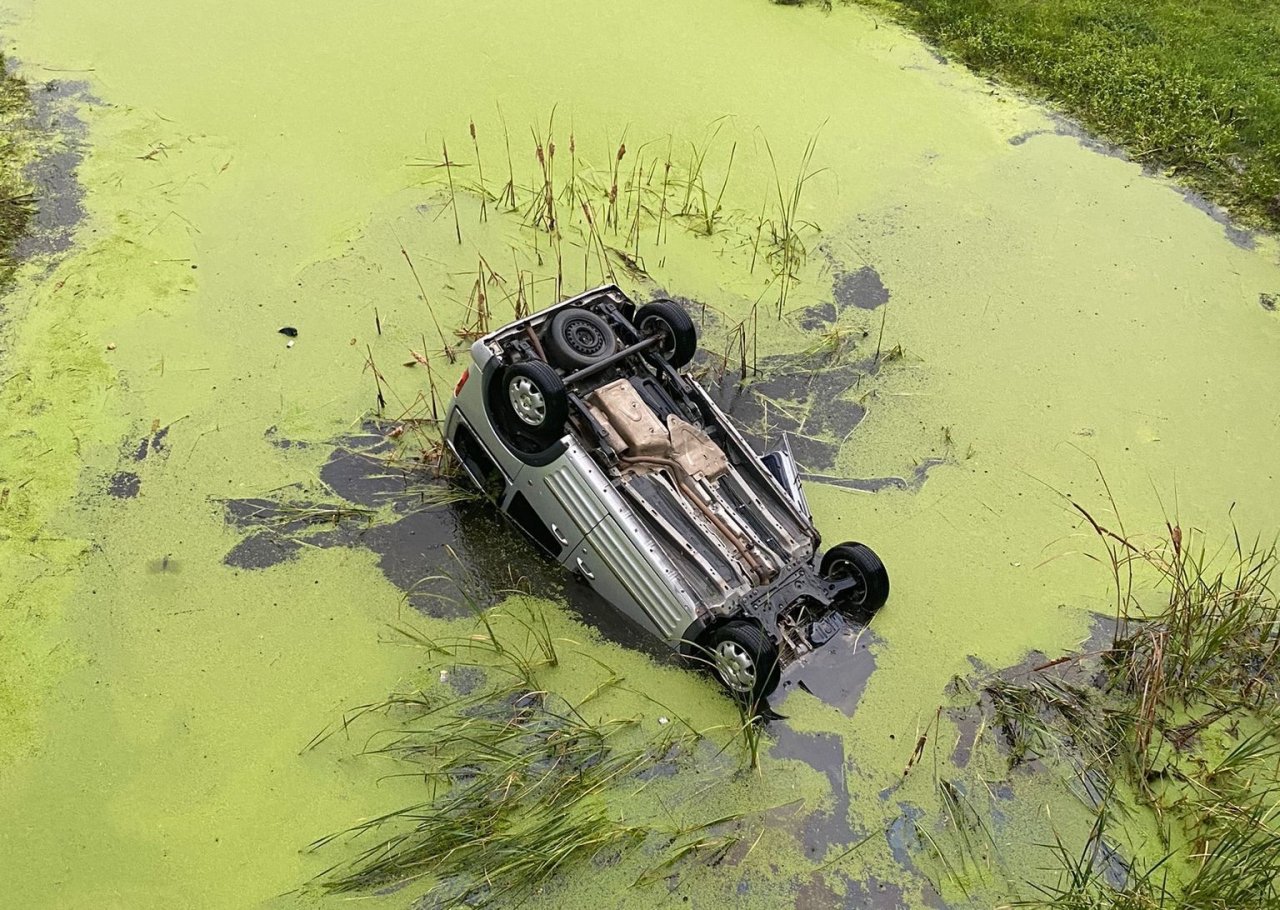 Osmaniye’de hafif ticari araç köprüden uçtu: 2 yaralı