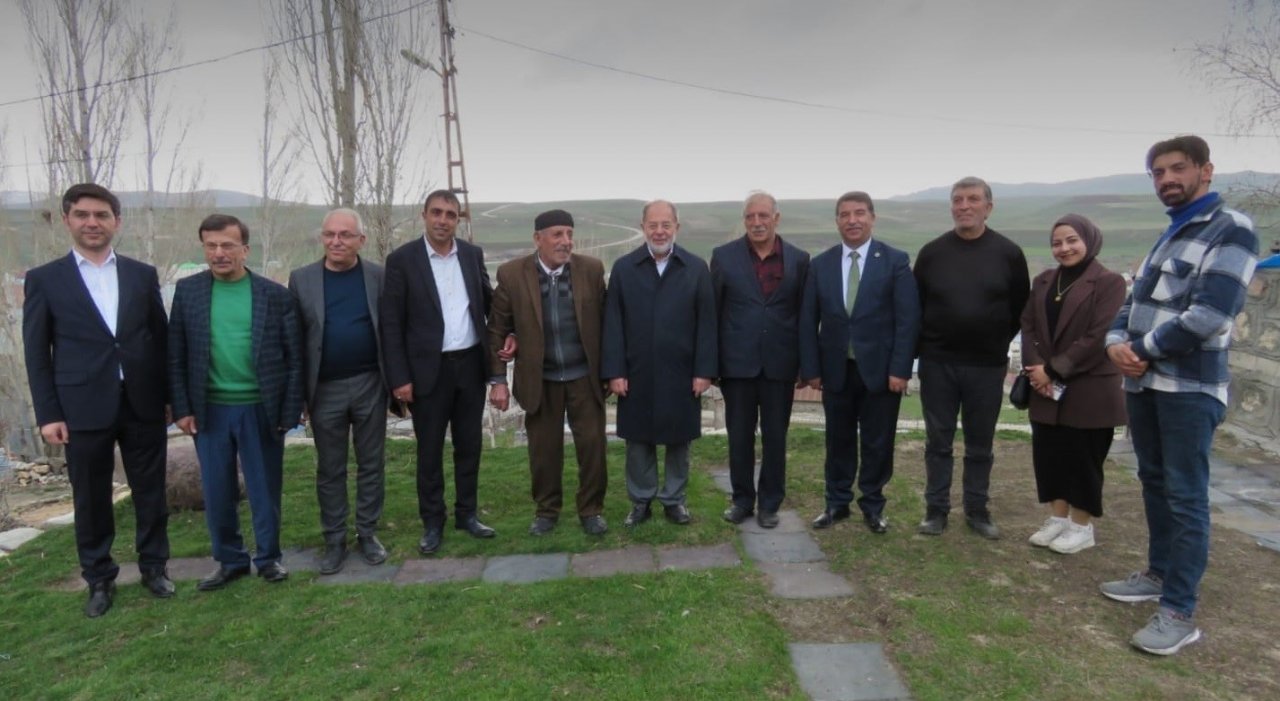 Akdağ, Tekman’da aile büyüklerini ziyaret etti