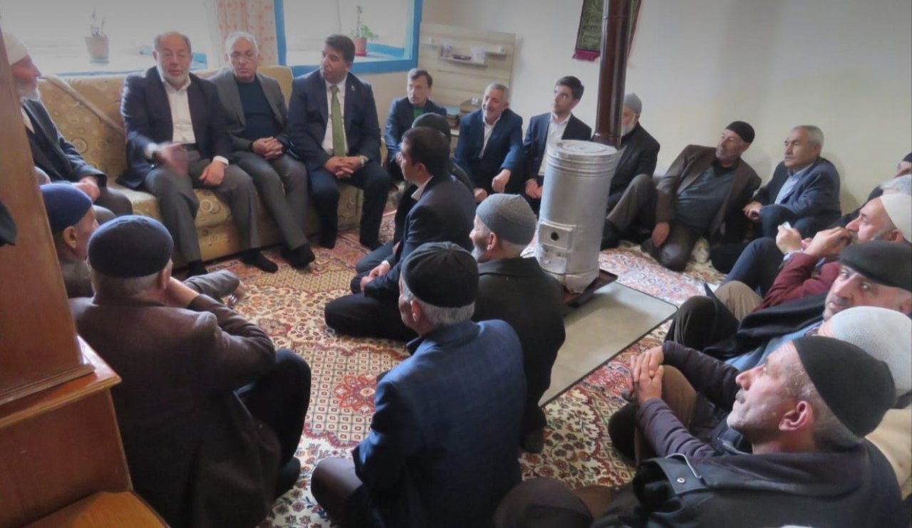 Akdağ, Tekman’da aile büyüklerini ziyaret etti