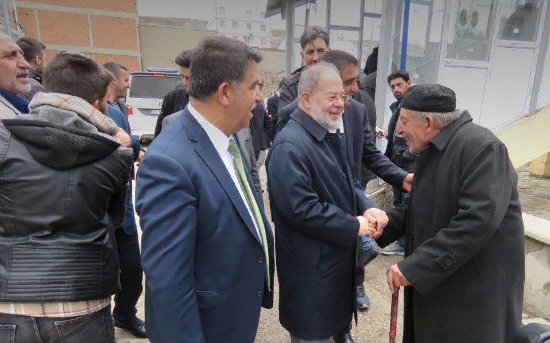 Akdağ, Tekman’da aile büyüklerini ziyaret etti