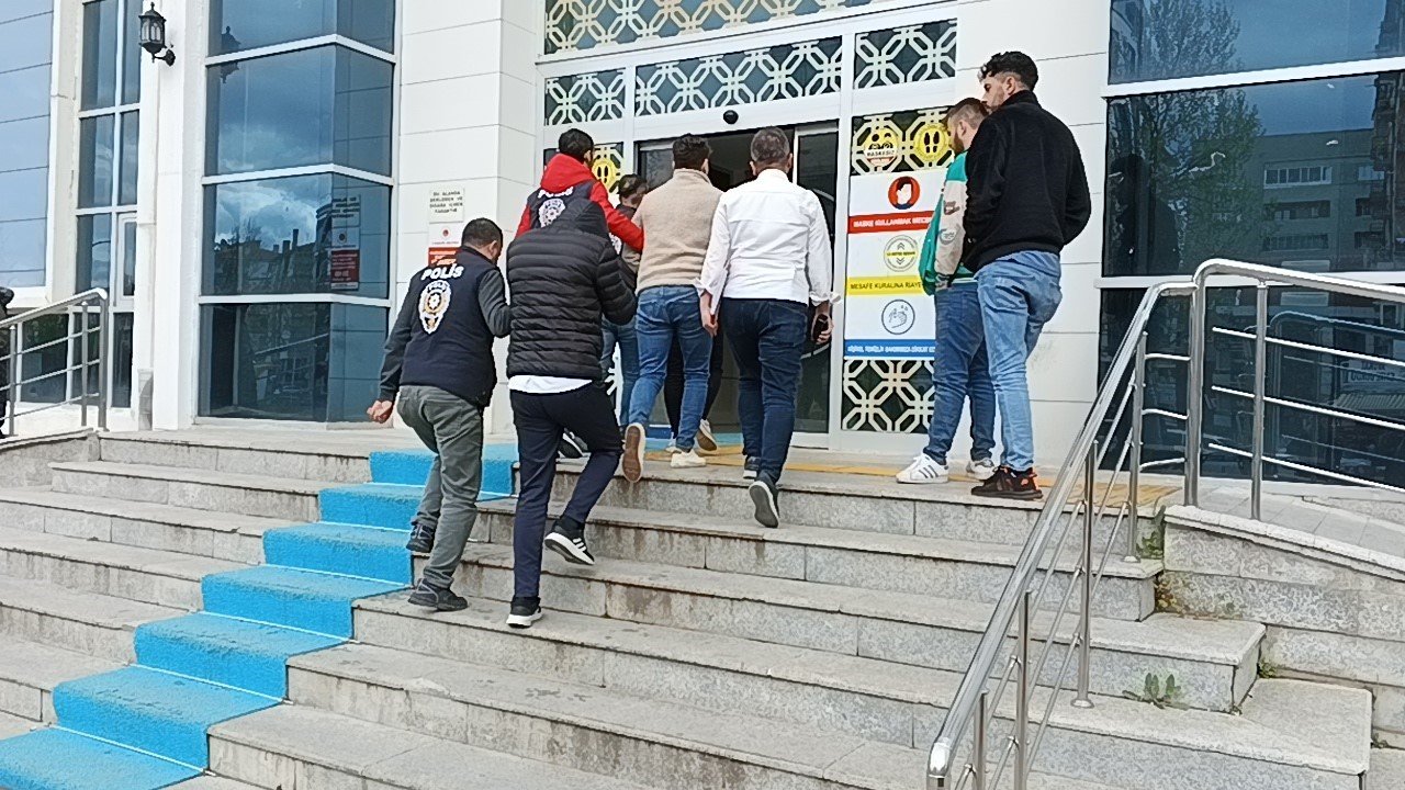 ’Garanti kupon’ vaadiyle vatandaşları dolandırdılar