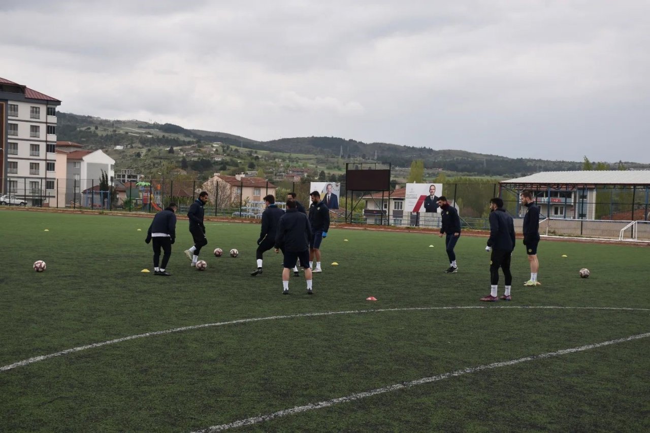 Söğütspor zorlu 1969 Bilecik Spor Kulübü maçı öncesi tüm hazırlıkları tamamladı