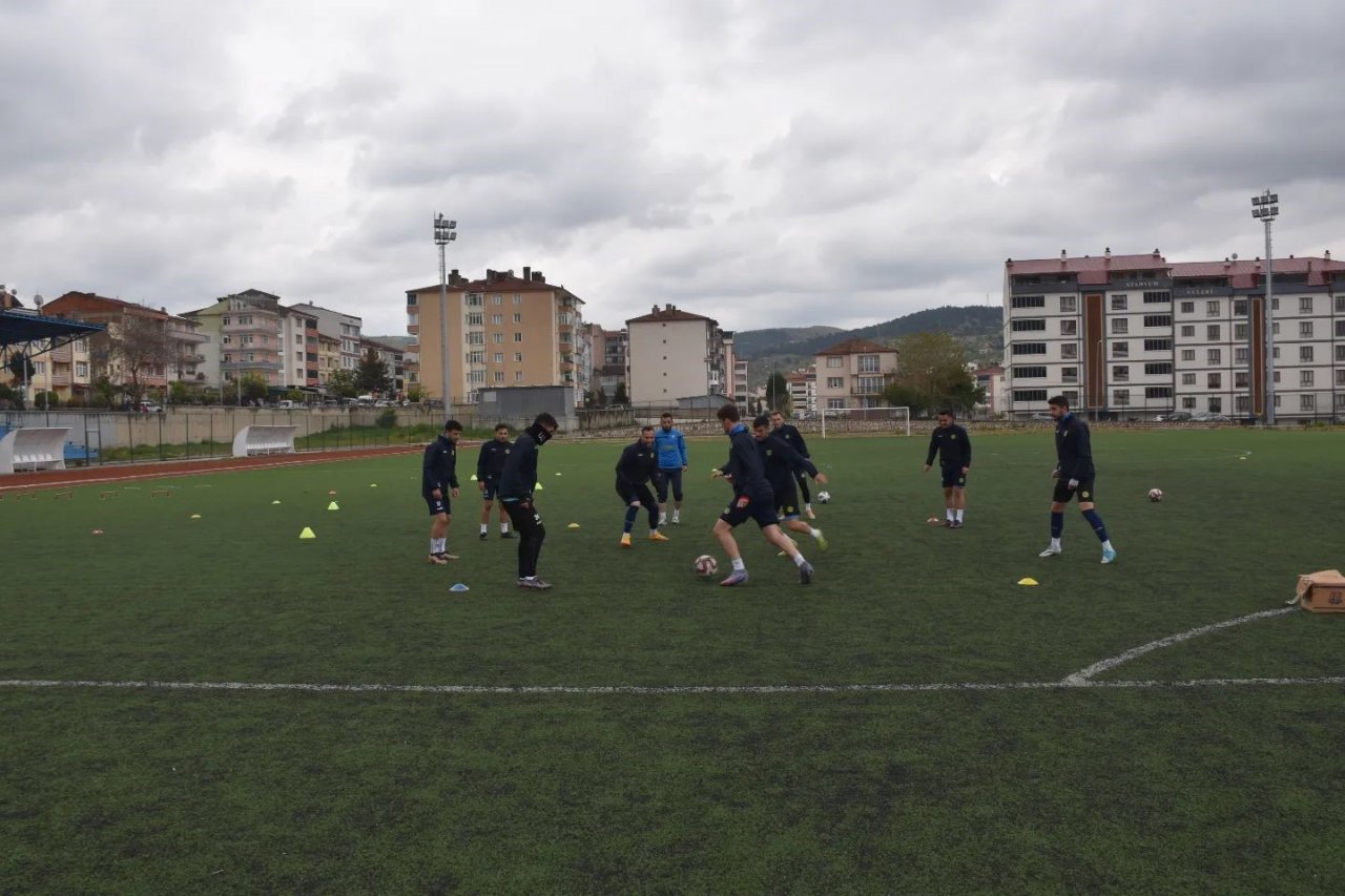 Söğütspor zorlu 1969 Bilecik Spor Kulübü maçı öncesi tüm hazırlıkları tamamladı