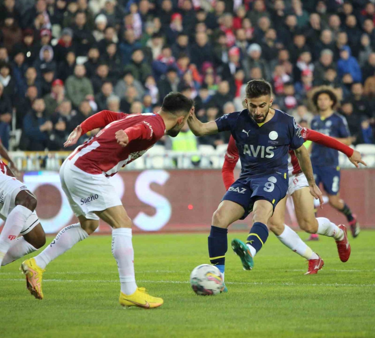 Spor Toto Süper Lig: DG Sivasspor: 0 - Fenerbahçe: 3 (İlk yarı)