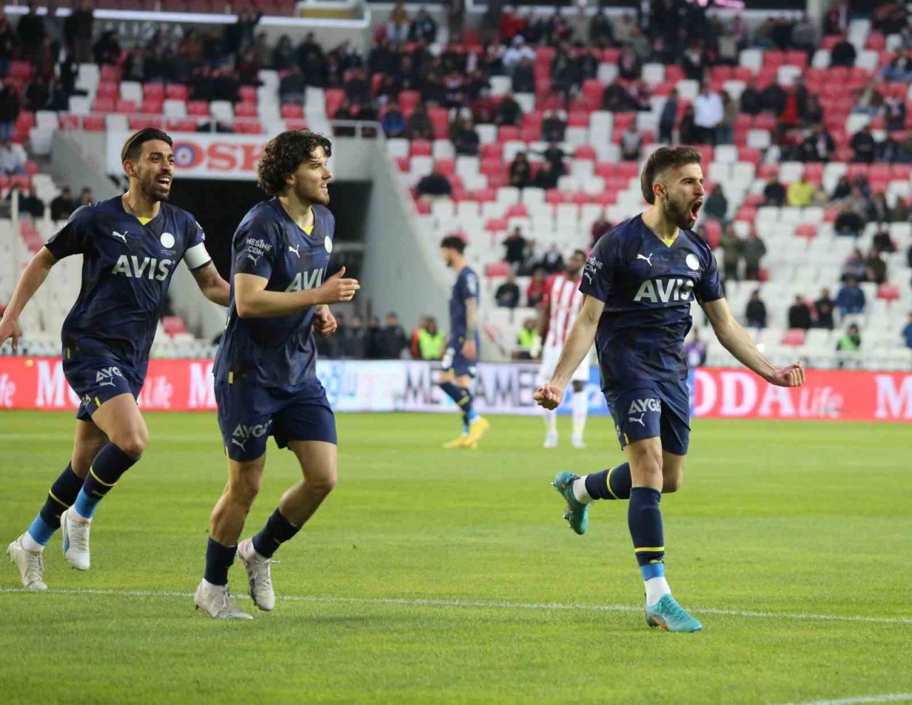 Spor Toto Süper Lig: DG Sivasspor: 0 - Fenerbahçe: 3 (İlk yarı)