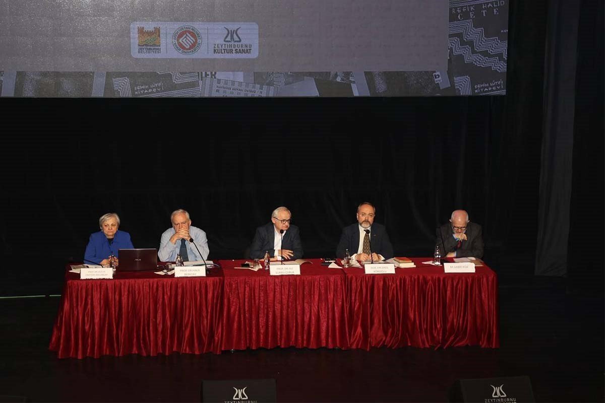Zeytinburnu’nda ”Edebiyat ve Millî Mücadele Sempozyumu” başladı