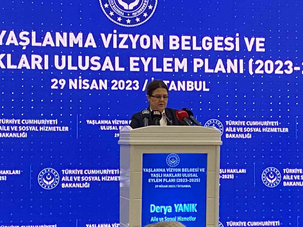 Aile ve Sosyal Hizmetler Bakanı Derya Yanık: "7 yılda toplam 39 milyon TL kaynakla 128 bin 148 yaşlıya ulaşıldı"