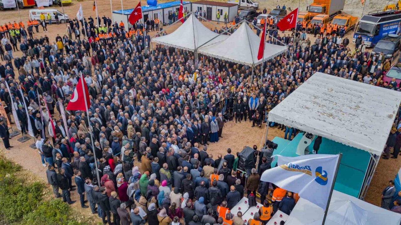 Bakan Karaismailoğlu ve Bakan Özer, Ordu’da yol temel atma programında konuştu