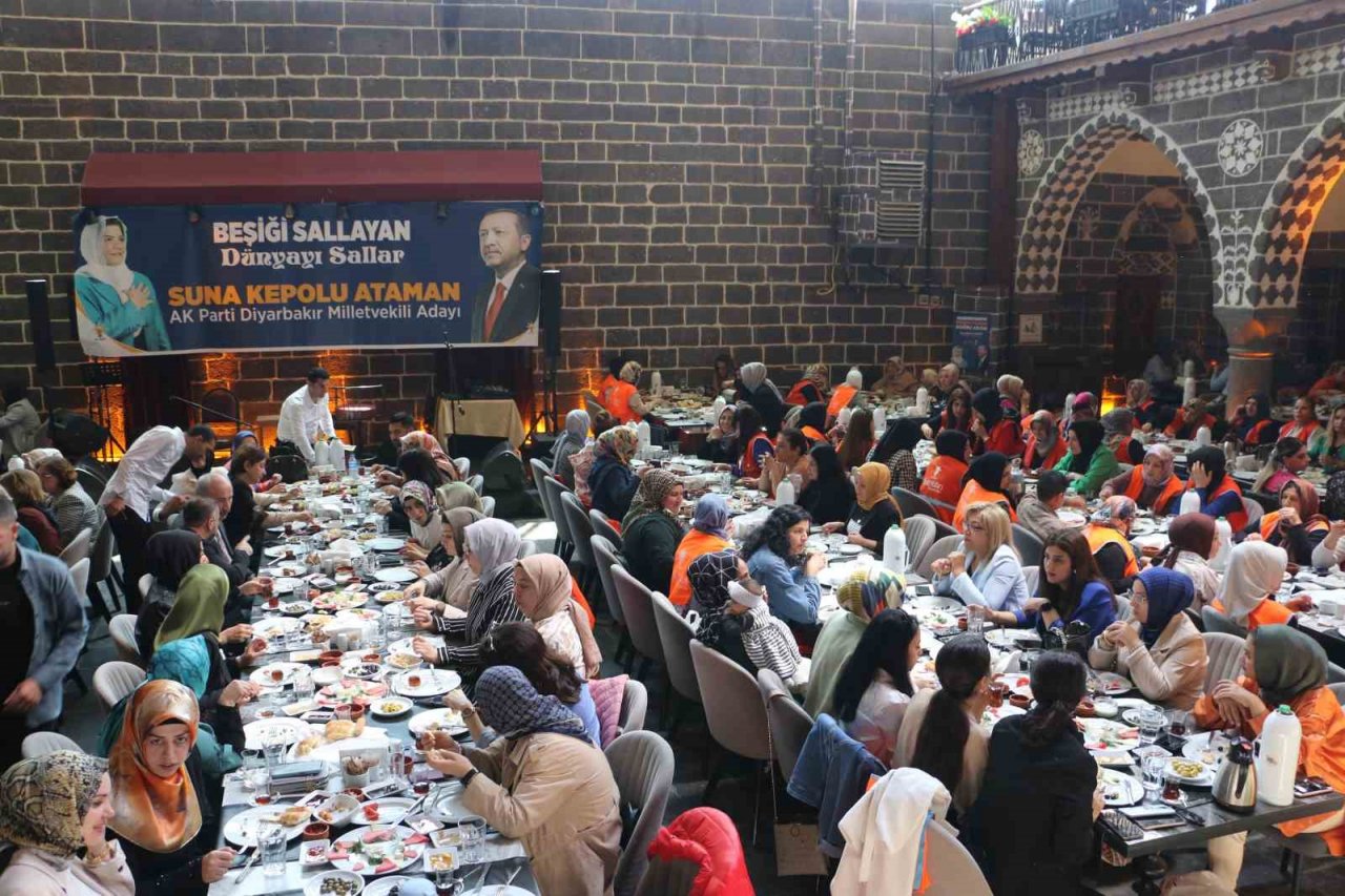 AK Parti Diyarbakır Milletvekili adayı Kepolu Ataman: "Cumhurbaşkanım, biz seni yeniden başkan yapacağız"