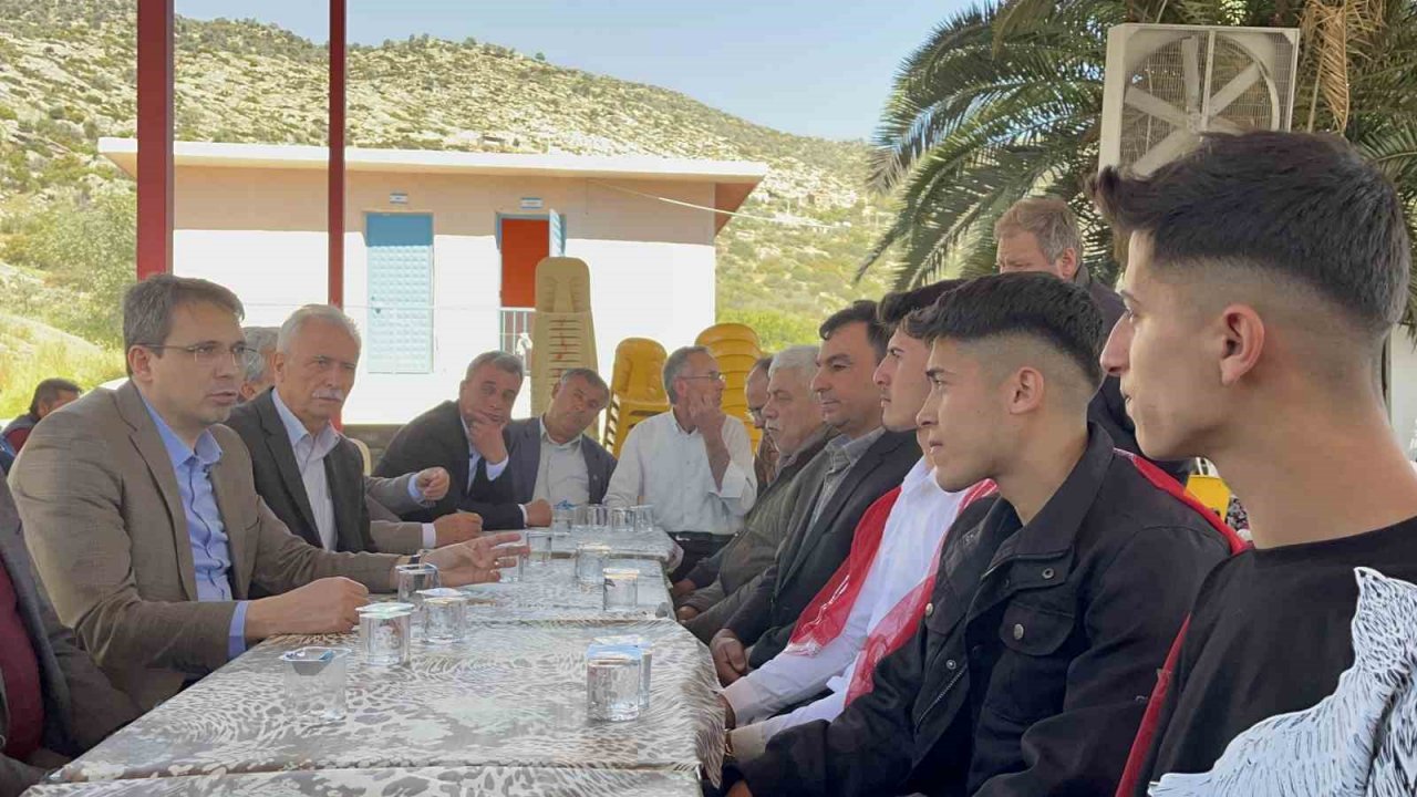 AK Parti İl Başkanı Ökten, asker uğurlamasına katıldı