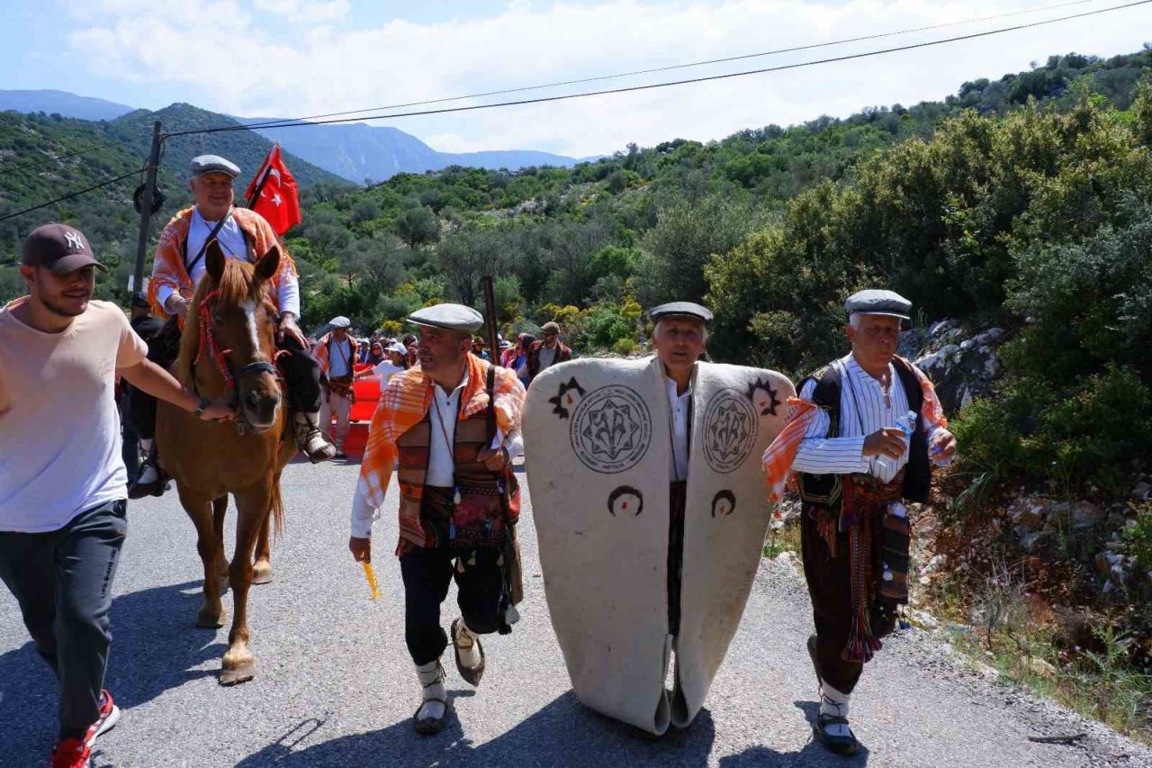 Kaş’ta Likya Su Yolu Yürüyüşü ve Patara Yörük Göçü düzenlendi