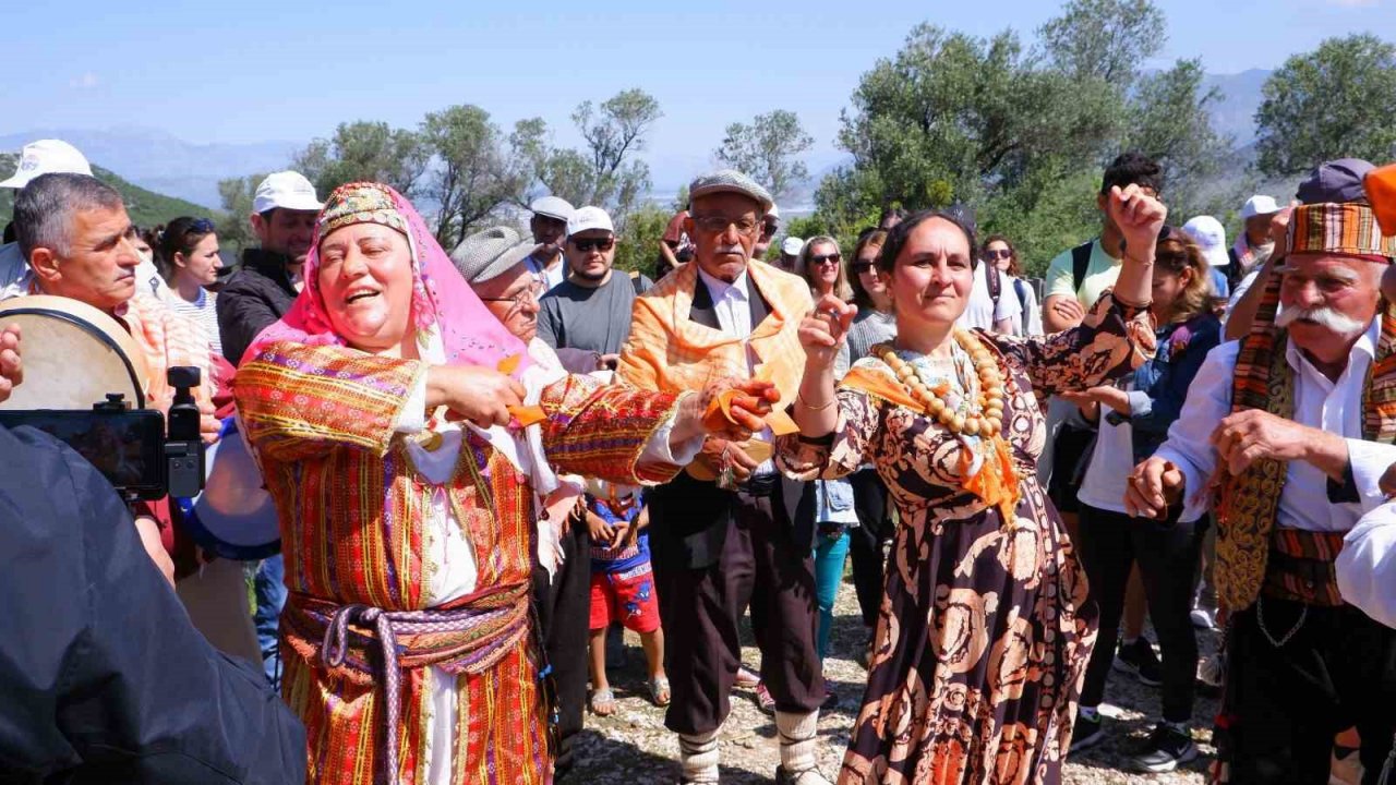 Kaş’ta Likya Su Yolu Yürüyüşü ve Patara Yörük Göçü düzenlendi