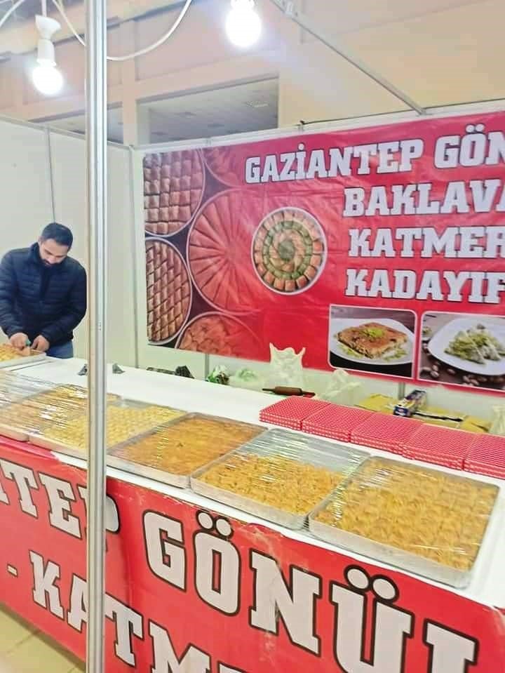 Ayvalık’ta depremzede esnaflardan damak lezzeti festivali