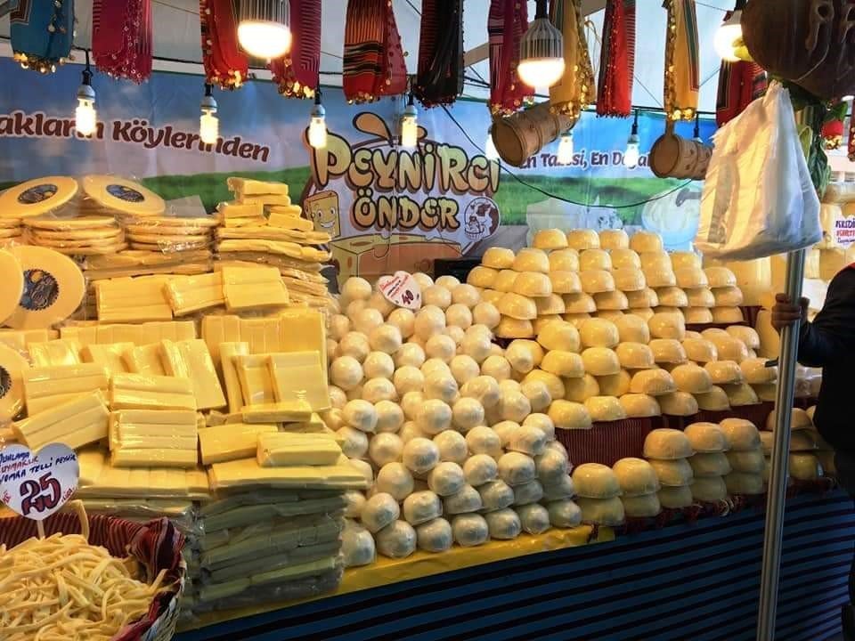 Ayvalık’ta depremzede esnaflardan damak lezzeti festivali