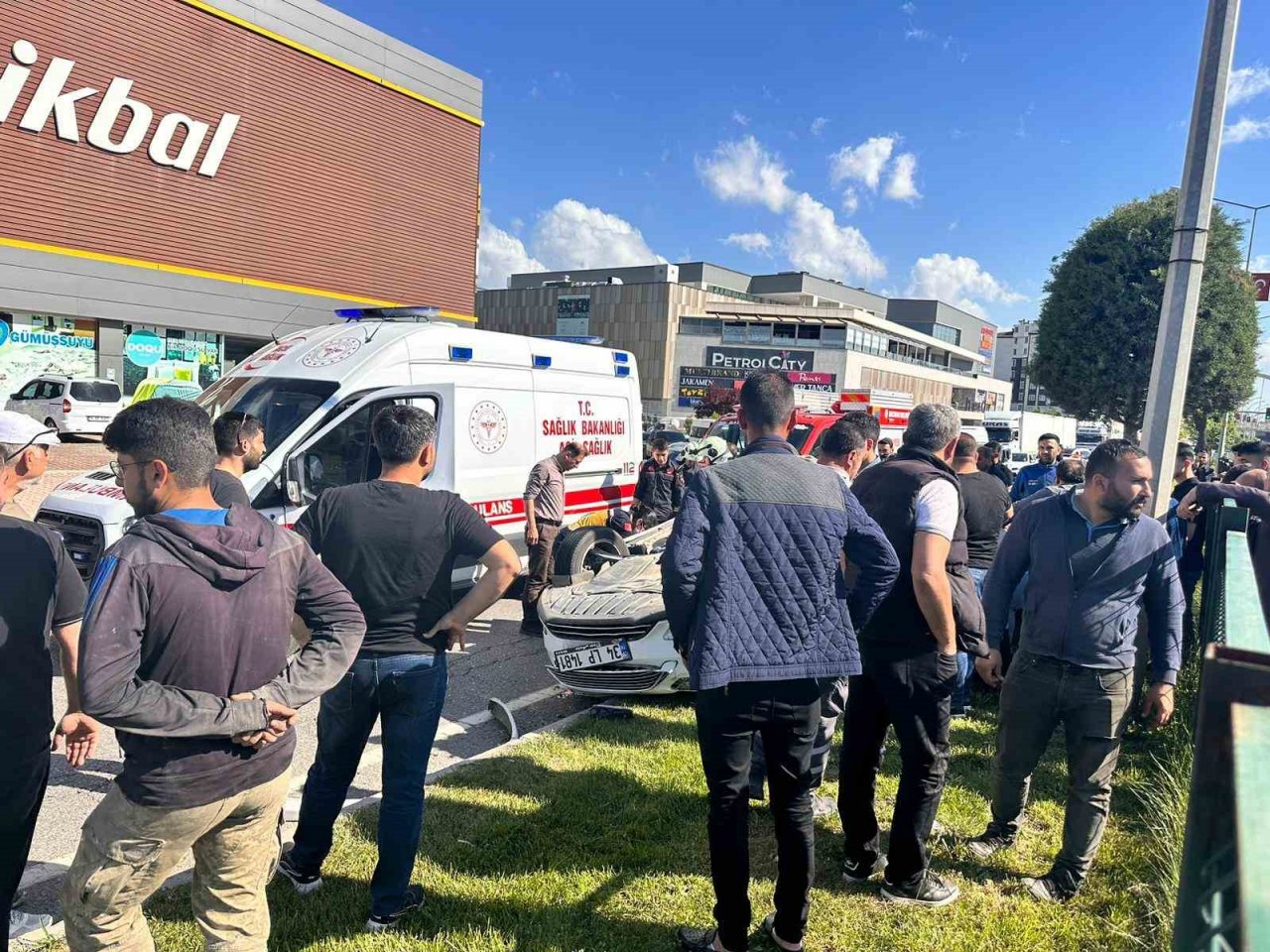 Batman’da otomobil takla attı: 2 yaralı