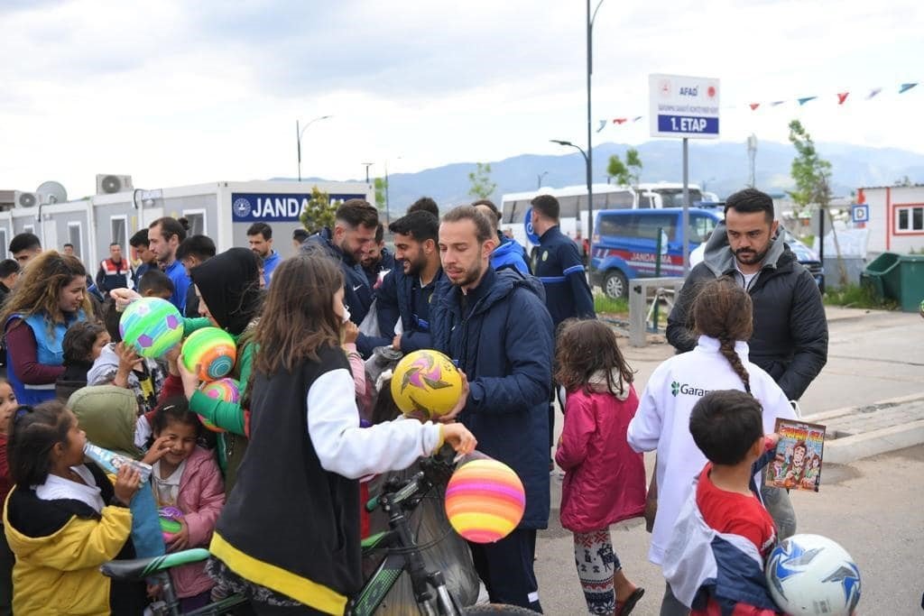 Talasgücü Belediyespor moral aşıladı