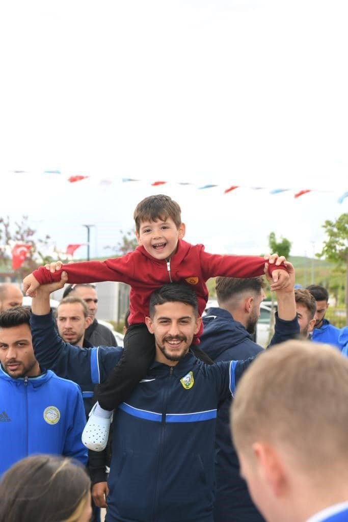 Talasgücü Belediyespor moral aşıladı