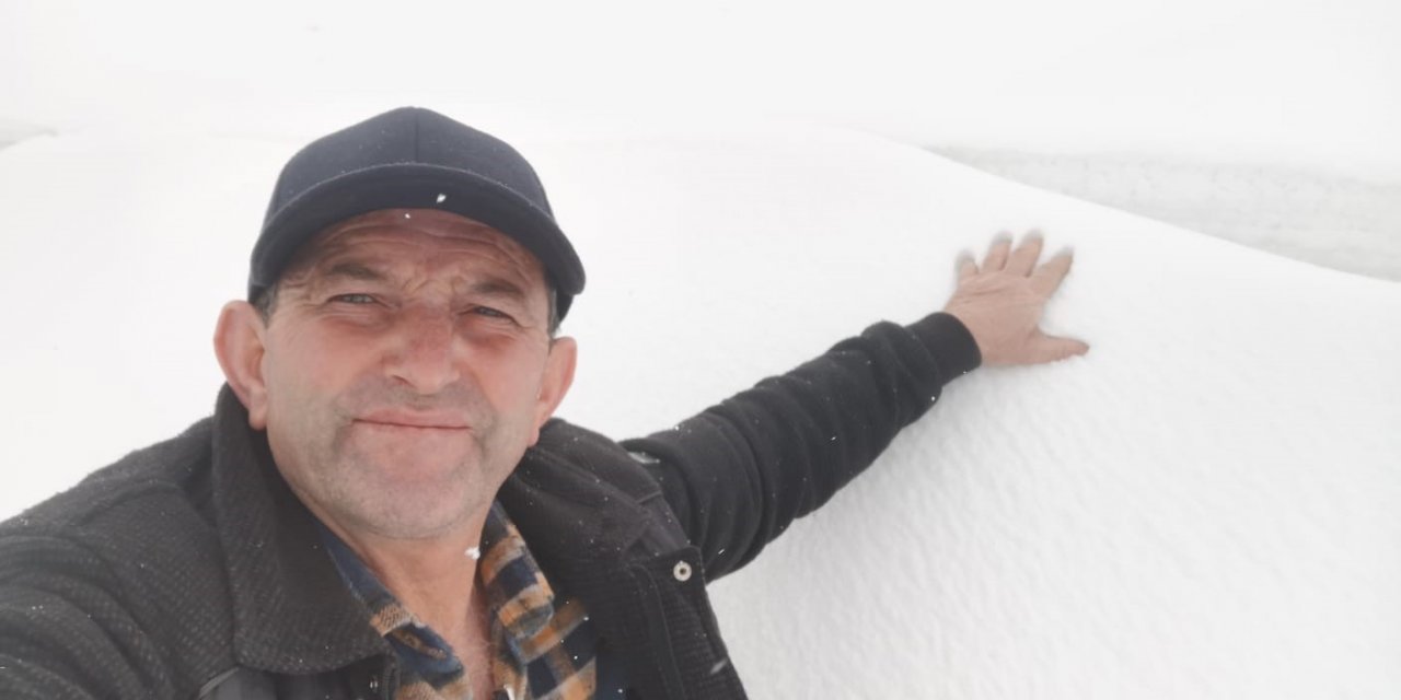 Nisan ayında yağan kar köylülere zor anlar yaşattı
