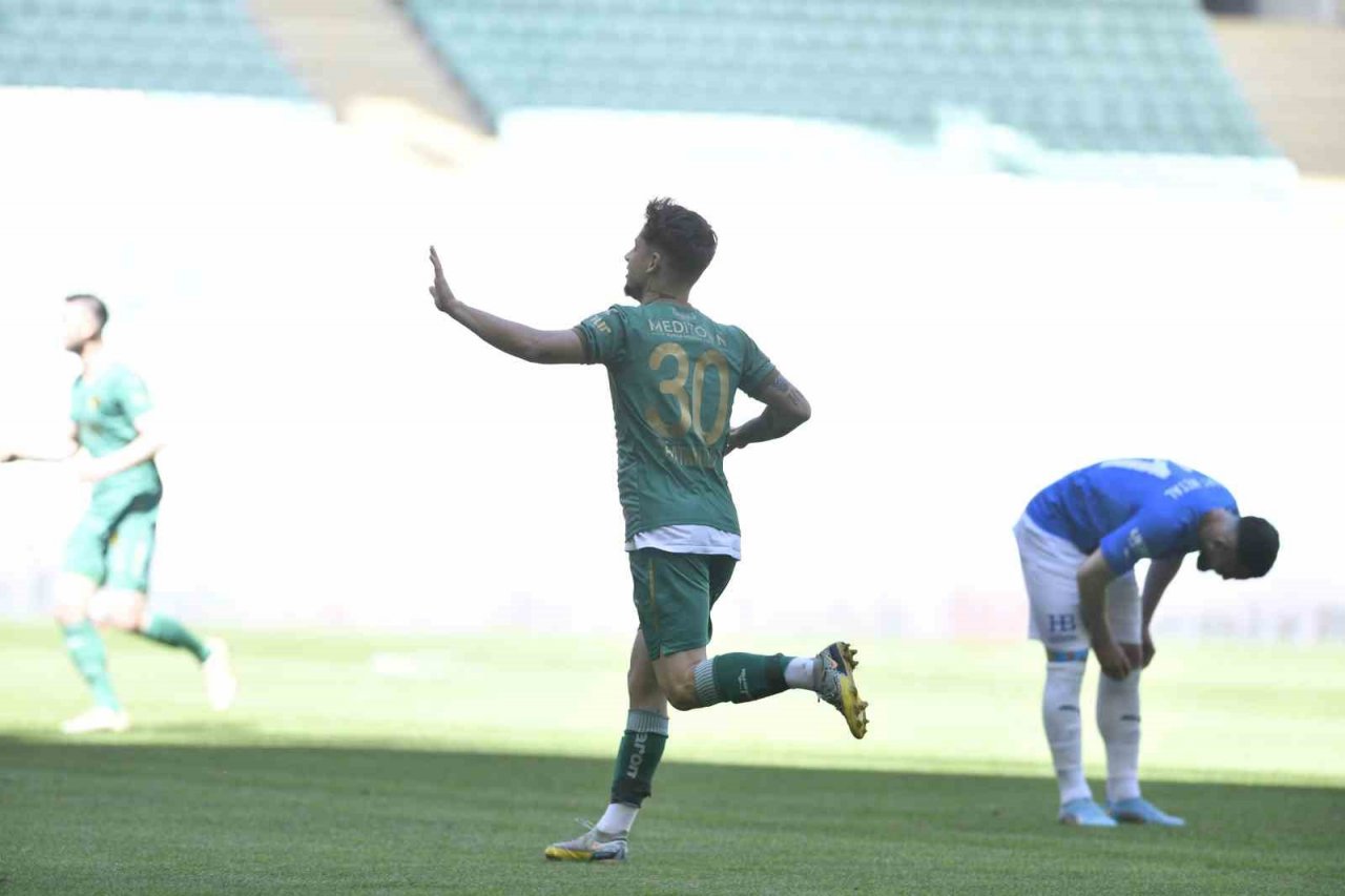 TFF 2. Lig: Bursaspor: 4 - Arnavutköy Belediyespor: 1