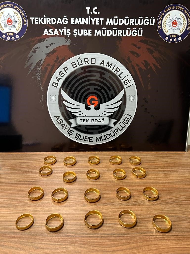 Kuyumcuyu soyan bıçaklı gaspçı yakalandı