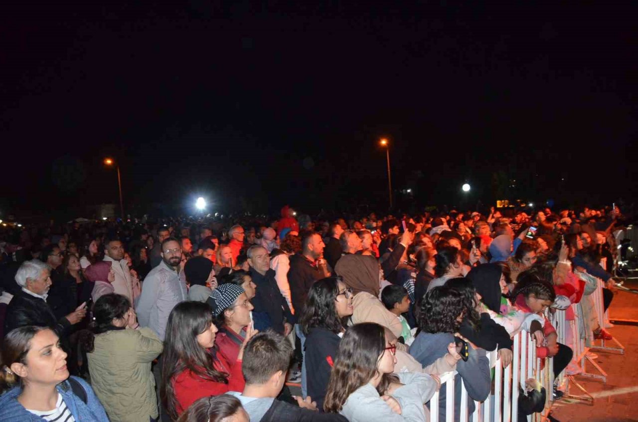Didim Vegfest konserlerle devam ediyor