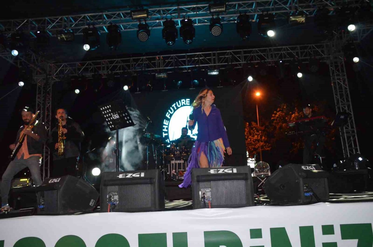 Didim Vegfest konserlerle devam ediyor