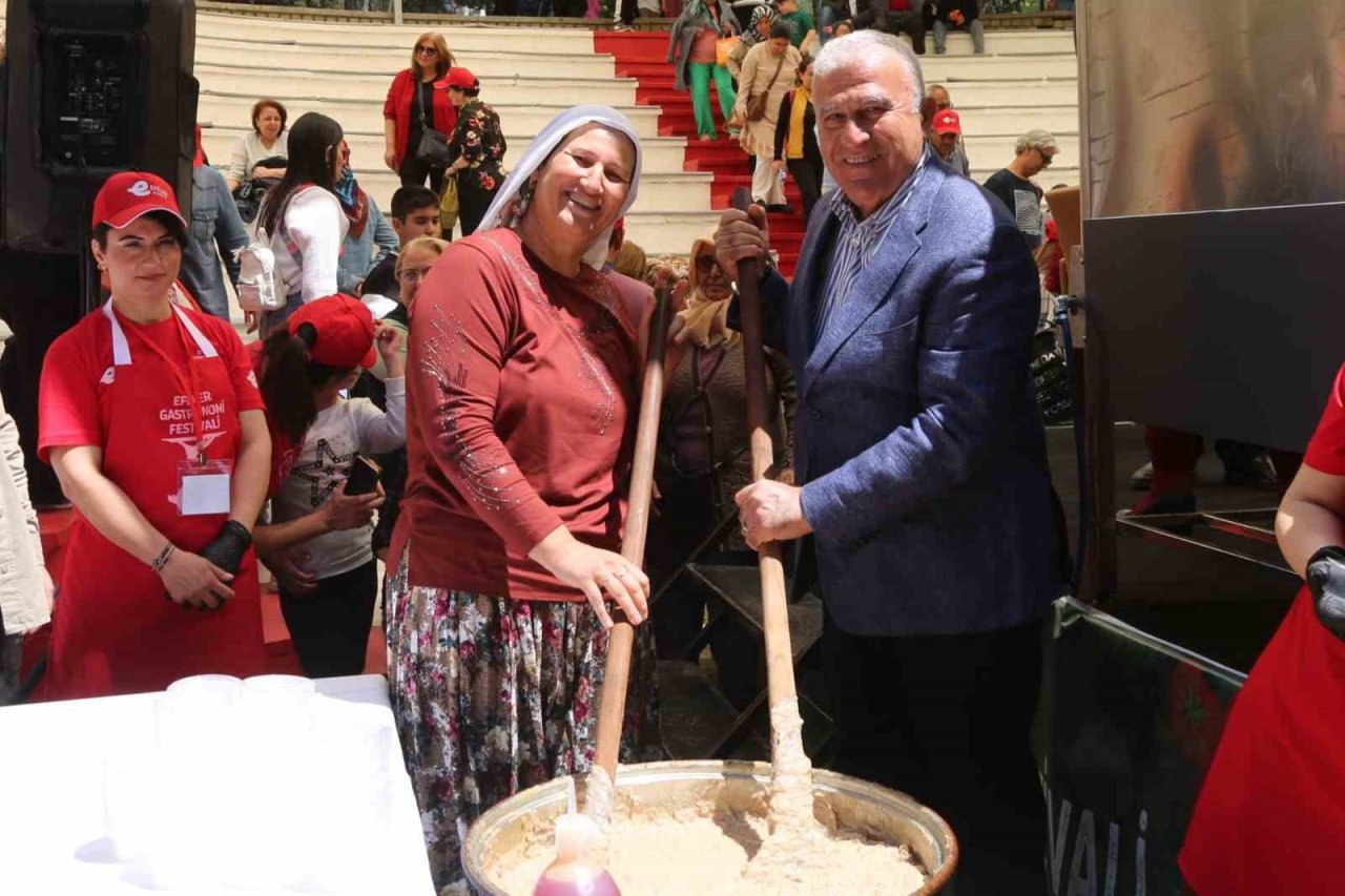 Efeler’de ’Münür Alikoç Gastronomi Festivali’ tamamlandı