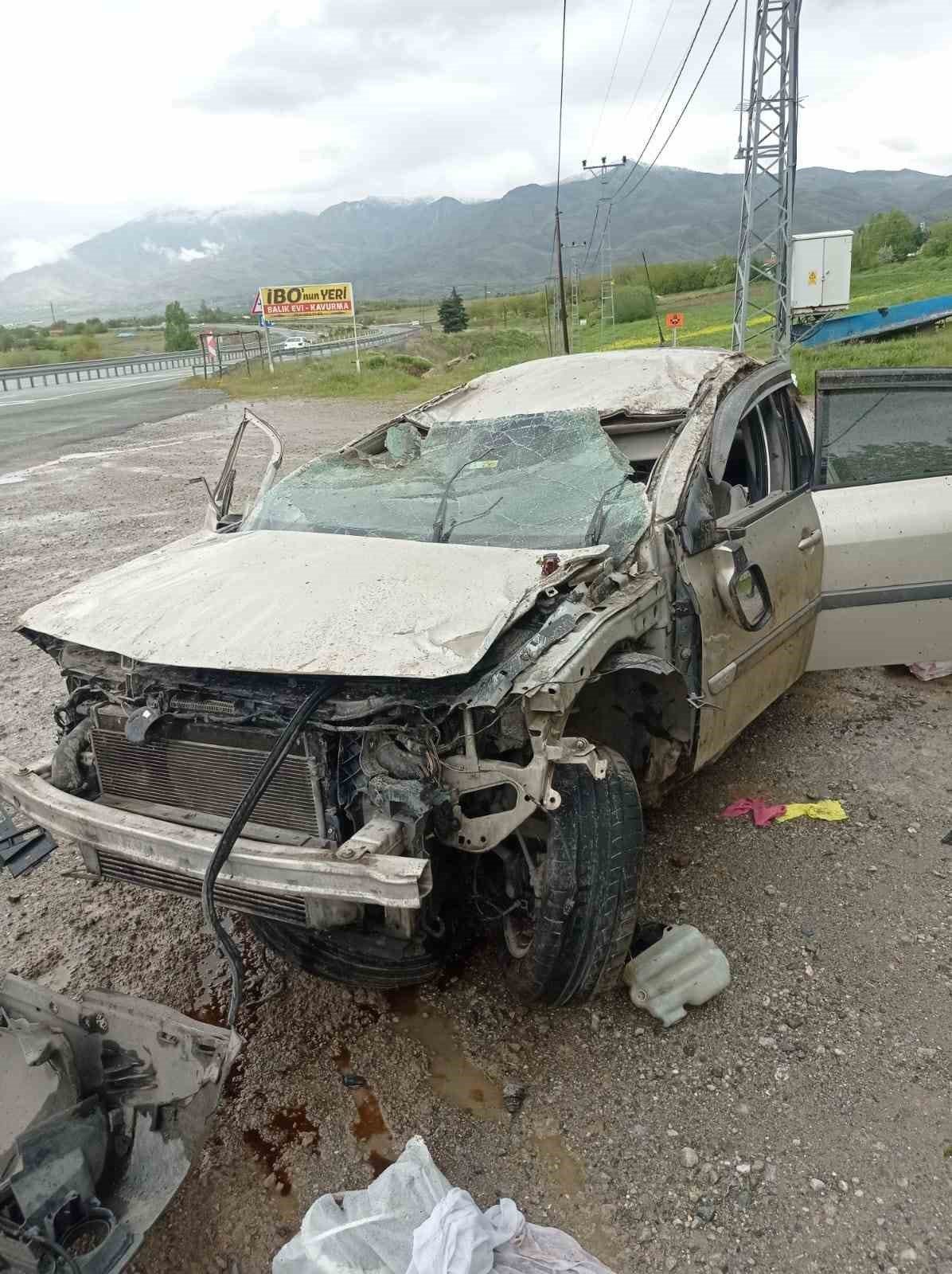 Otomobil takla attı: 3 yaralı