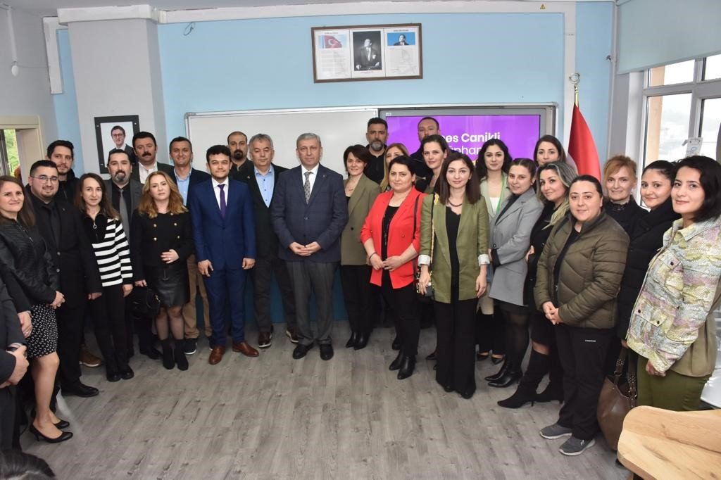 Eğitim hayatına başladığı okulda anısı yaşayacak