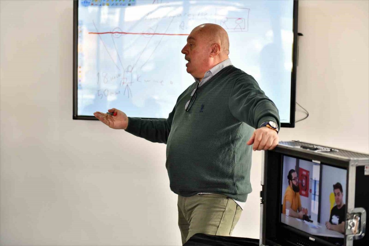 Esenyurt’tun bir ilki olan Sinema Akademisi’nde gençler meslek öğreniyor