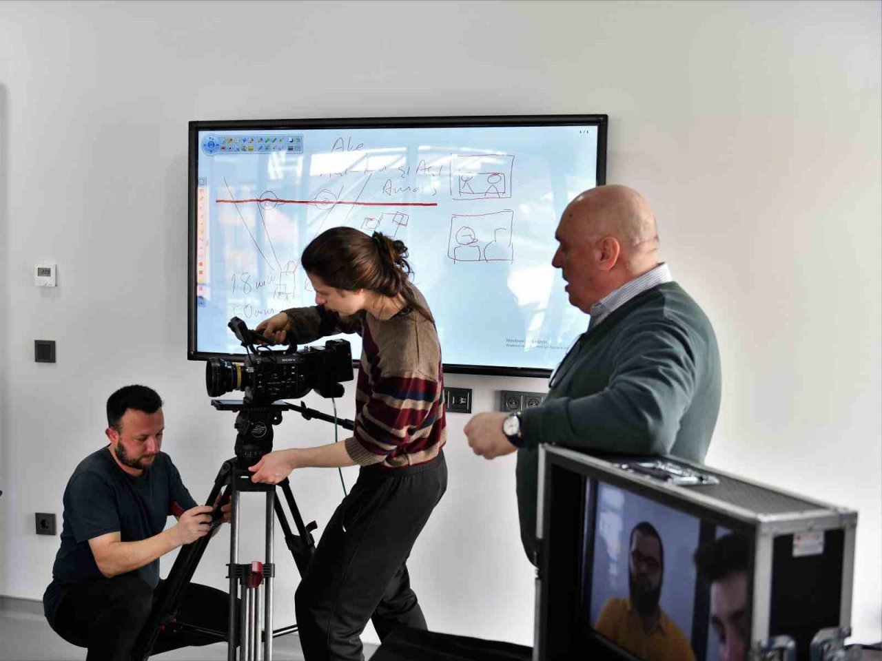 Esenyurt’tun bir ilki olan Sinema Akademisi’nde gençler meslek öğreniyor