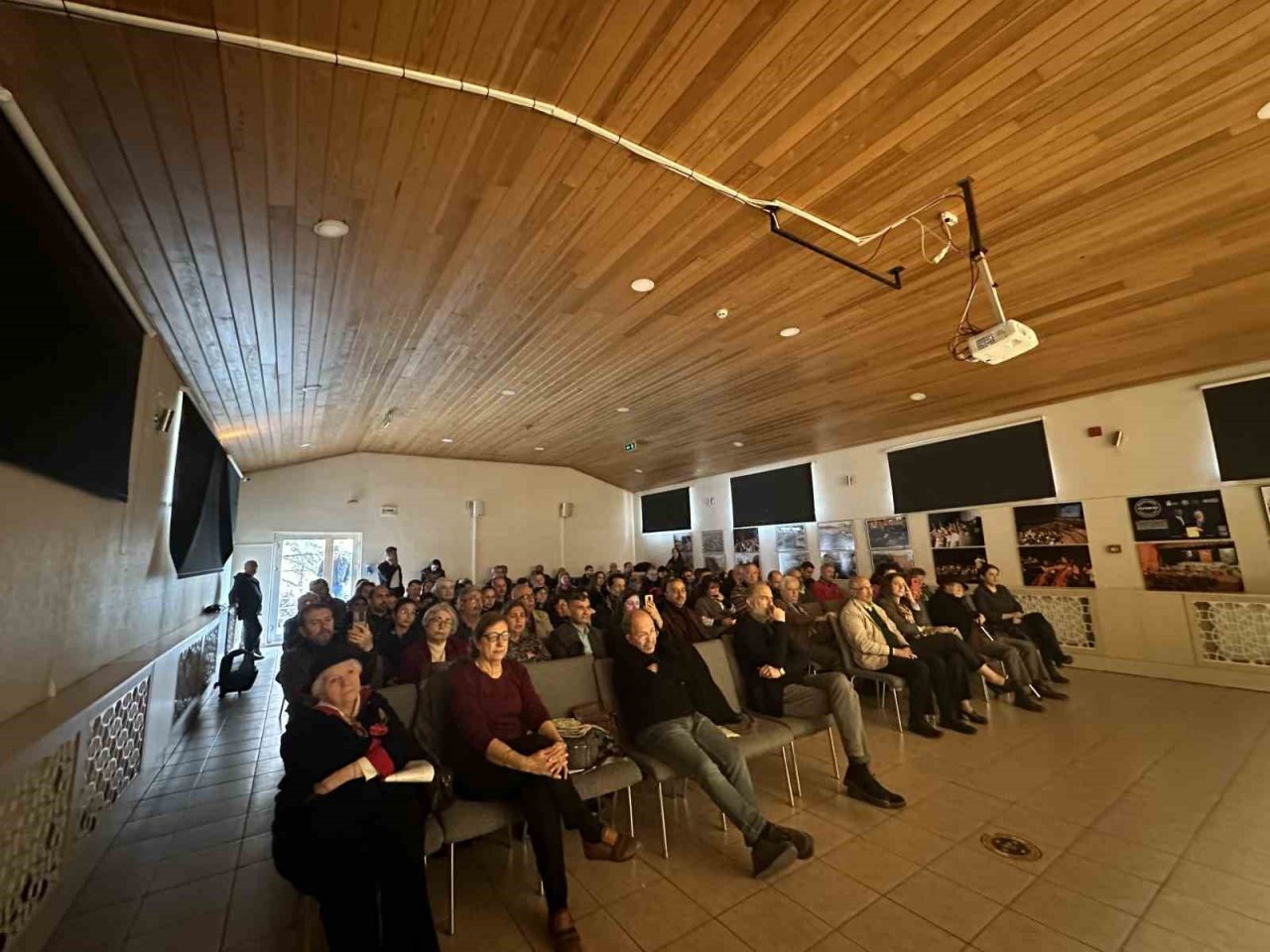 Antakyalı depremzedeler Eskişehir’deki dayanışma etkinliğinde buluştu