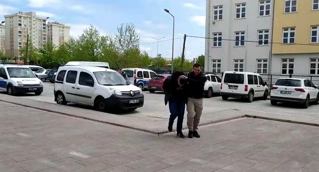 Kuyumcuyu soyan bıçaklı gaspçı yakalandı