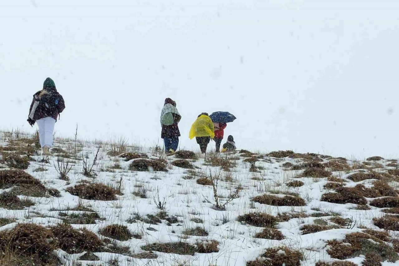 Aynı günde 4 mevsimi yaşadılar