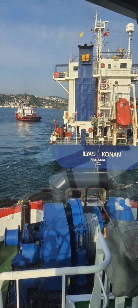 İstanbul Boğazı’nda kargo gemisi makine arızası yaptı