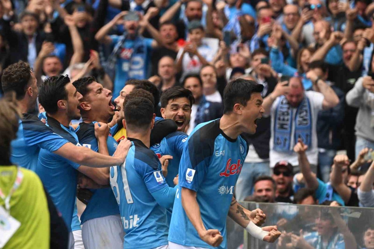 Napoli’nin şampiyonluğu haftaya kaldı