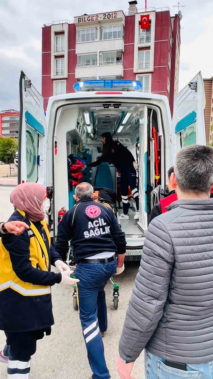 Otomobilin çarptığı yaya yaralandı