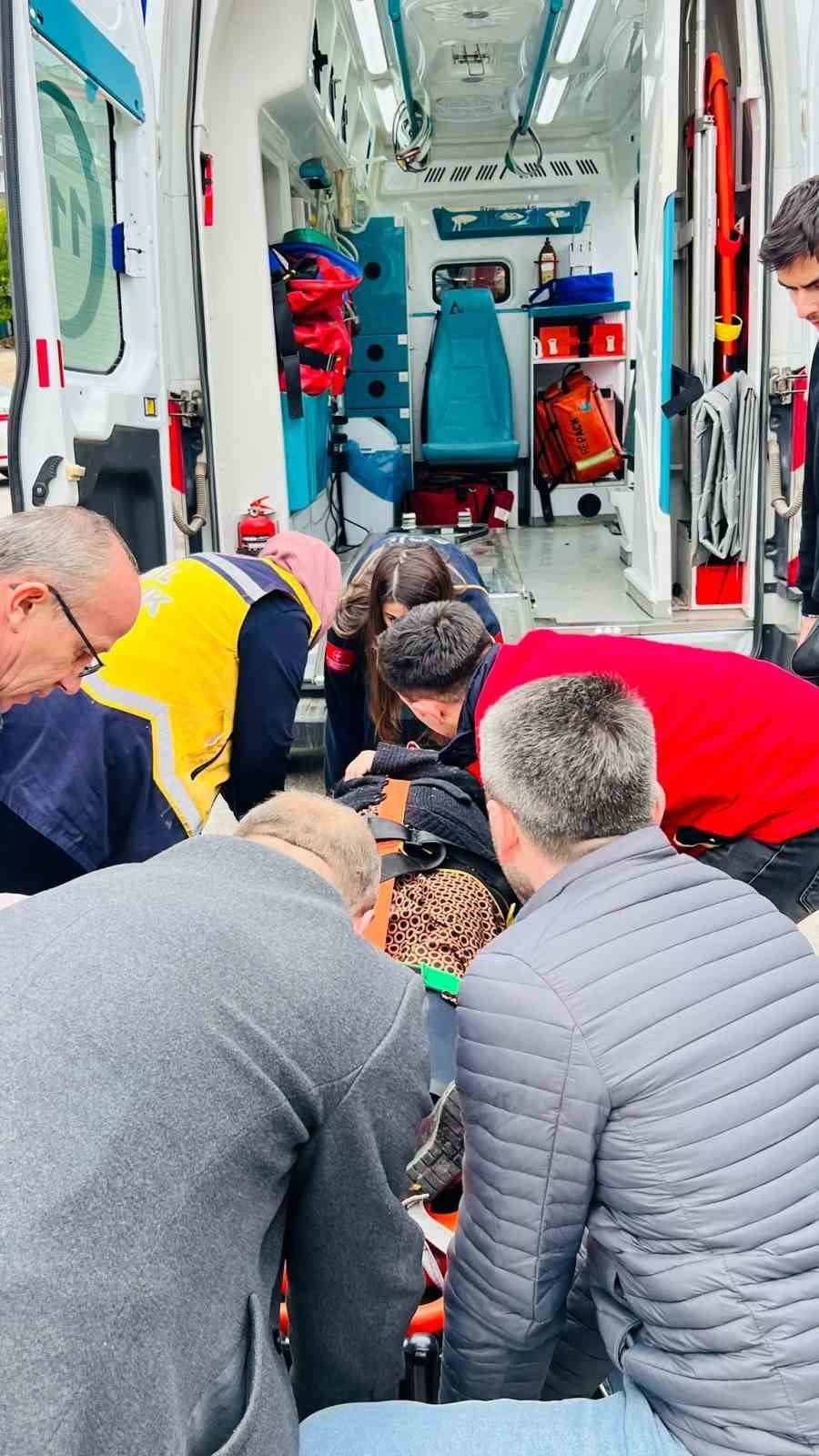 Otomobilin çarptığı yaya yaralandı