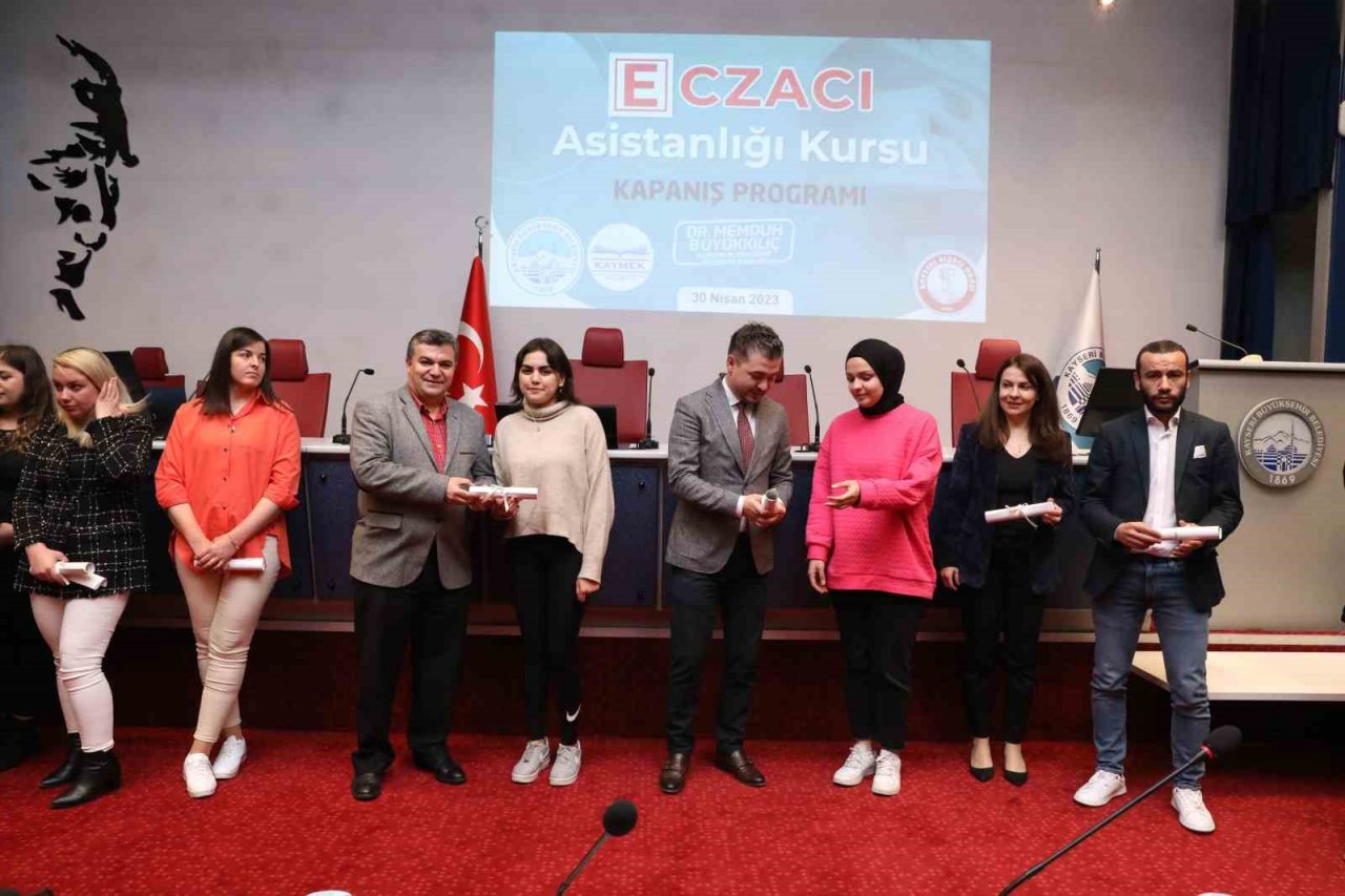 Eczacı Asistanlığı Kursu Tamamlandı